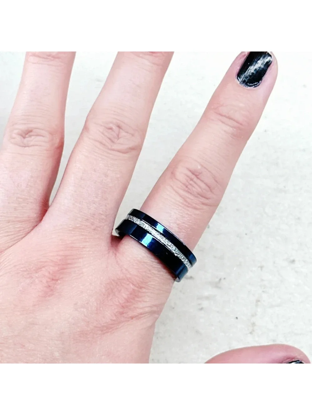 3022u. Men’s 11.5 Ring Navy Band